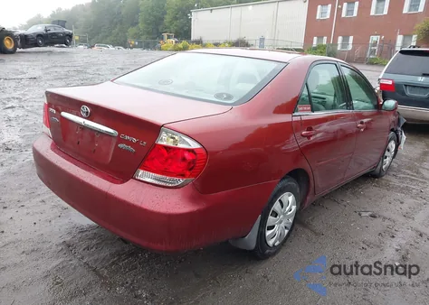 2005 Toyota Camry Le z USA, uszkodzony, nr VIN JTDBE32K153033492